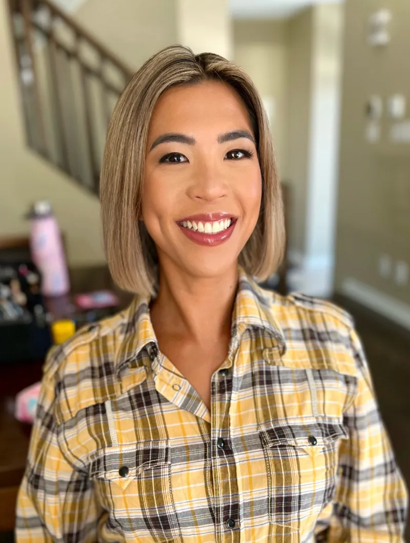 Glam Makeup at Your Home Ottawa Makeup Artist at Your Home doing
Glam Makeup