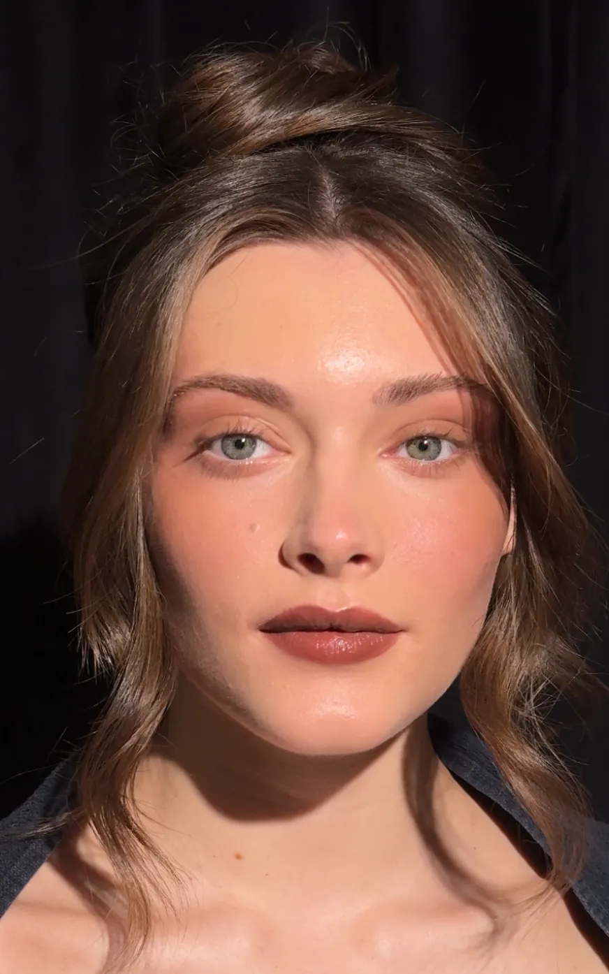 Natural Glam Makeup - Learn with Waring Makeup Ottawa Natural glam makeup look with soft brown tones and radiant skin, achievable in Ottawa Makeup Lessons by Waring Makeup.