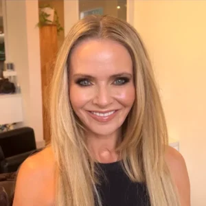 Woman with soft glam makeup and a smoky eye look, styled by Waring Makeup, Ottawa Special Event Makeup Artist.